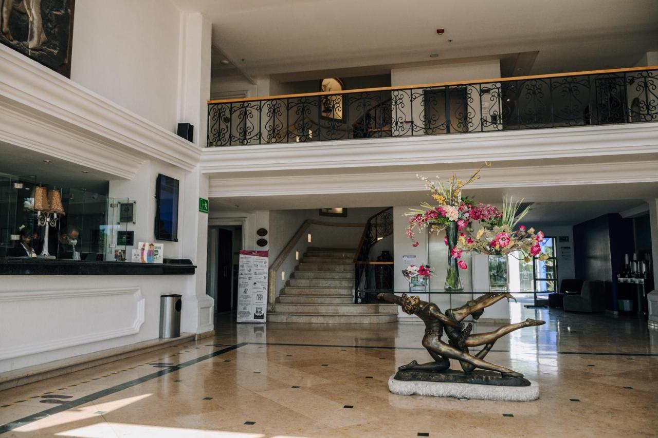 Hotel Victoria Express Durango Exterior photo
